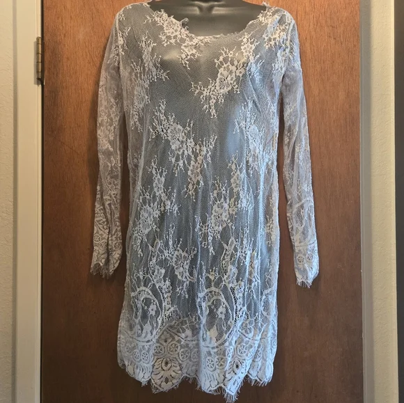 Sheer gray lace long sleeved dress by Cloe szM no designer tags - Picture 2 of 9